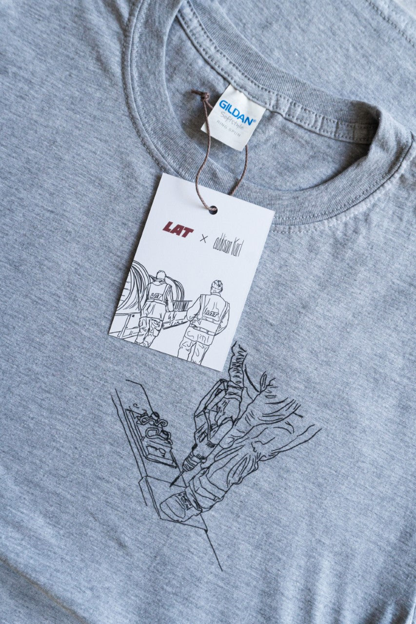 Capsule Collection: T-Shirt mit Kunstdruck von Addison